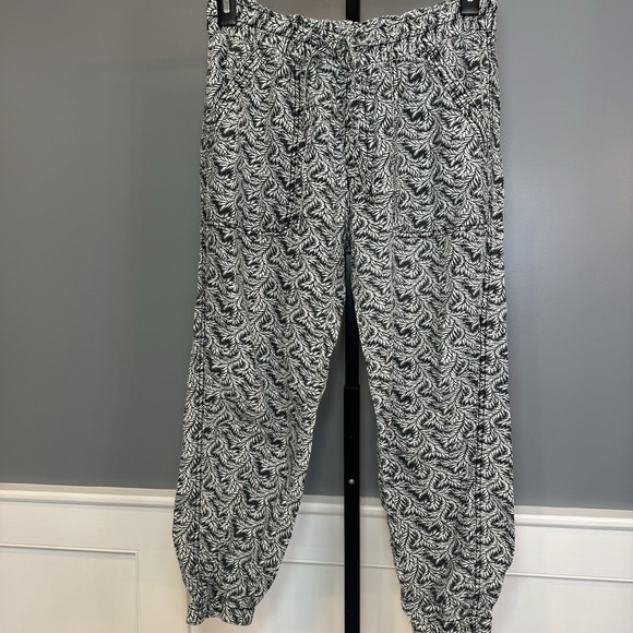 Anthropologie Women's Rhys‎ Utility Joggers Pants Leaf Linen Blend Size Medium - Picture 1 of 8